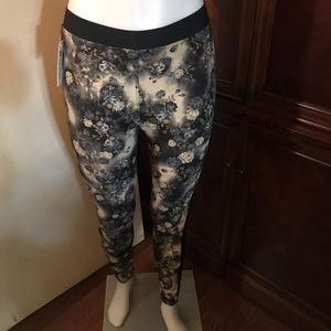 🆕 Jeggology 2-Tone Blk/Floral Print Leggings-L/XL
